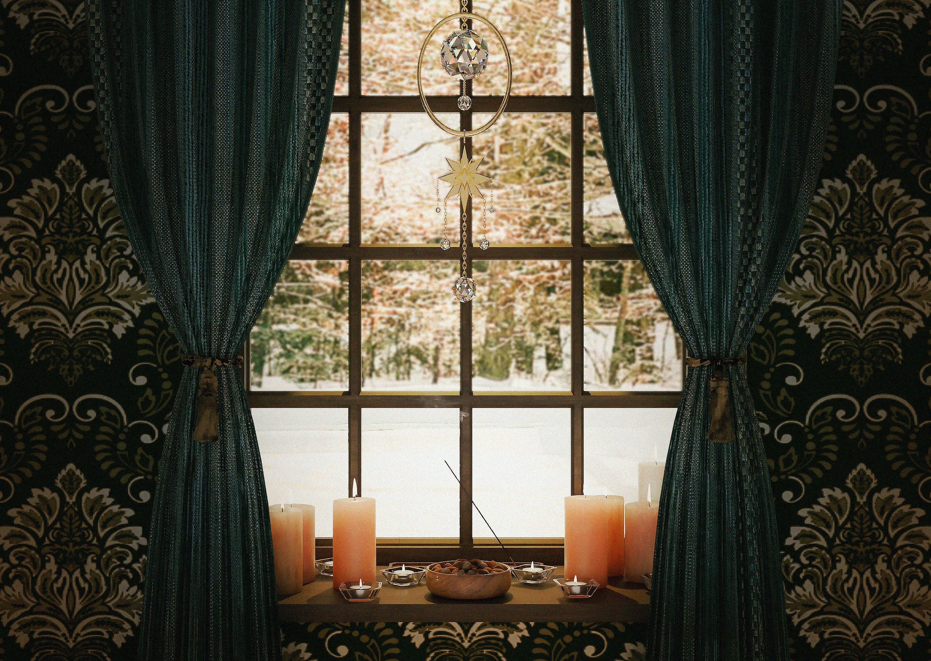 SUNCATCHERS & HANGING ORNAMENTS